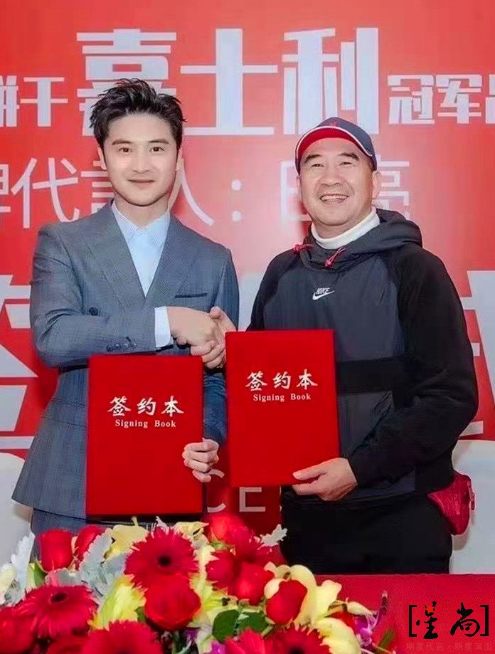 田亮代言嘉士利餅干